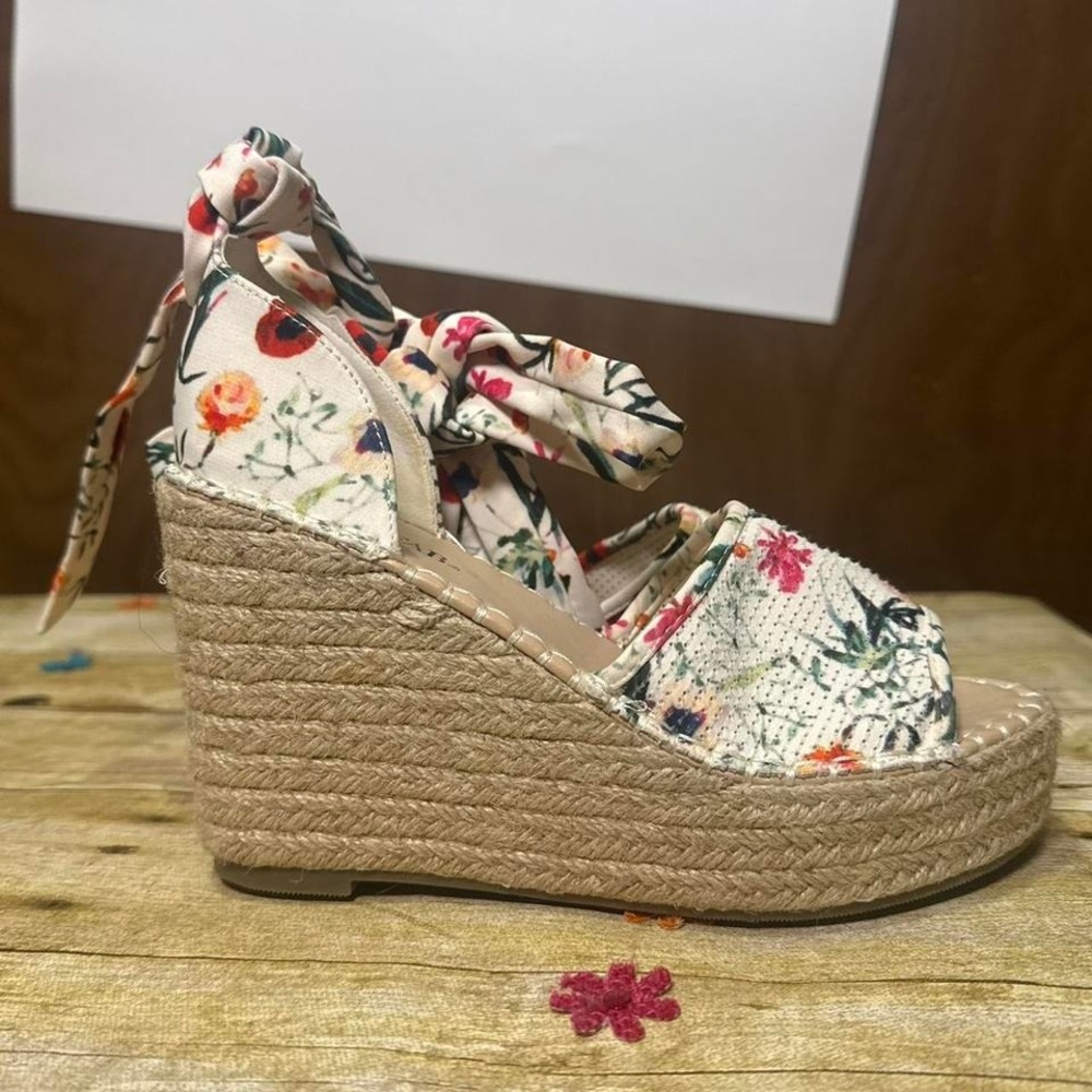 Just Fab Floral‎ Wedges